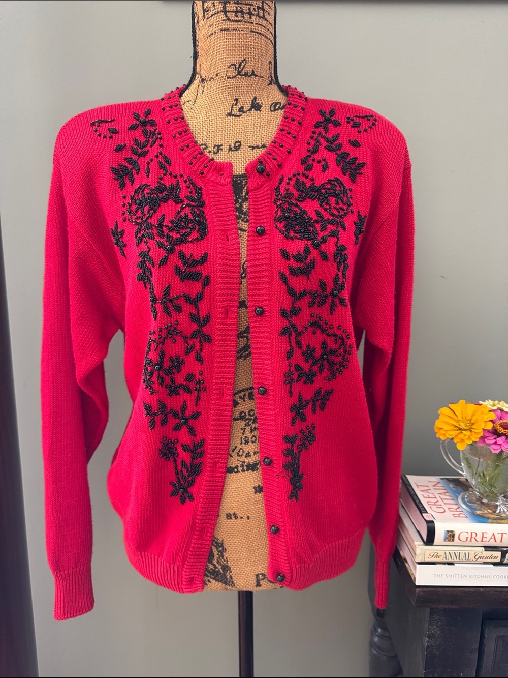 Vintage Dana Scott embroidered crewneck cardigan. Size L.